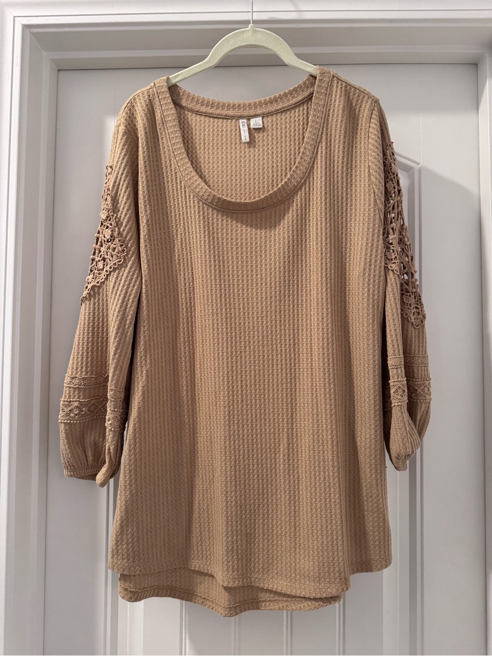 Women's Tan Crochet Sleeve Waffle Knit Top With Lace Sleeve Accent